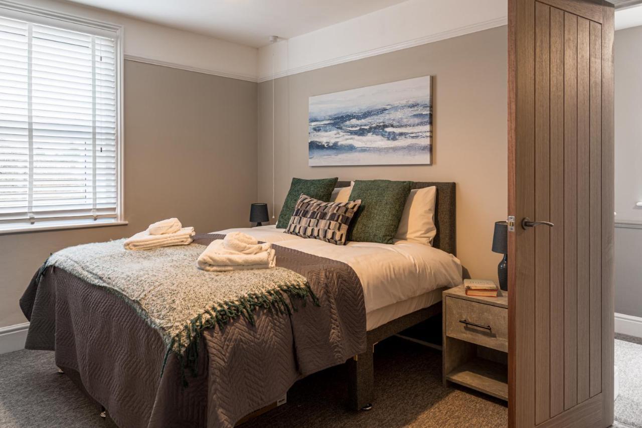 Comfortable 5-bedroom House In Apartamento