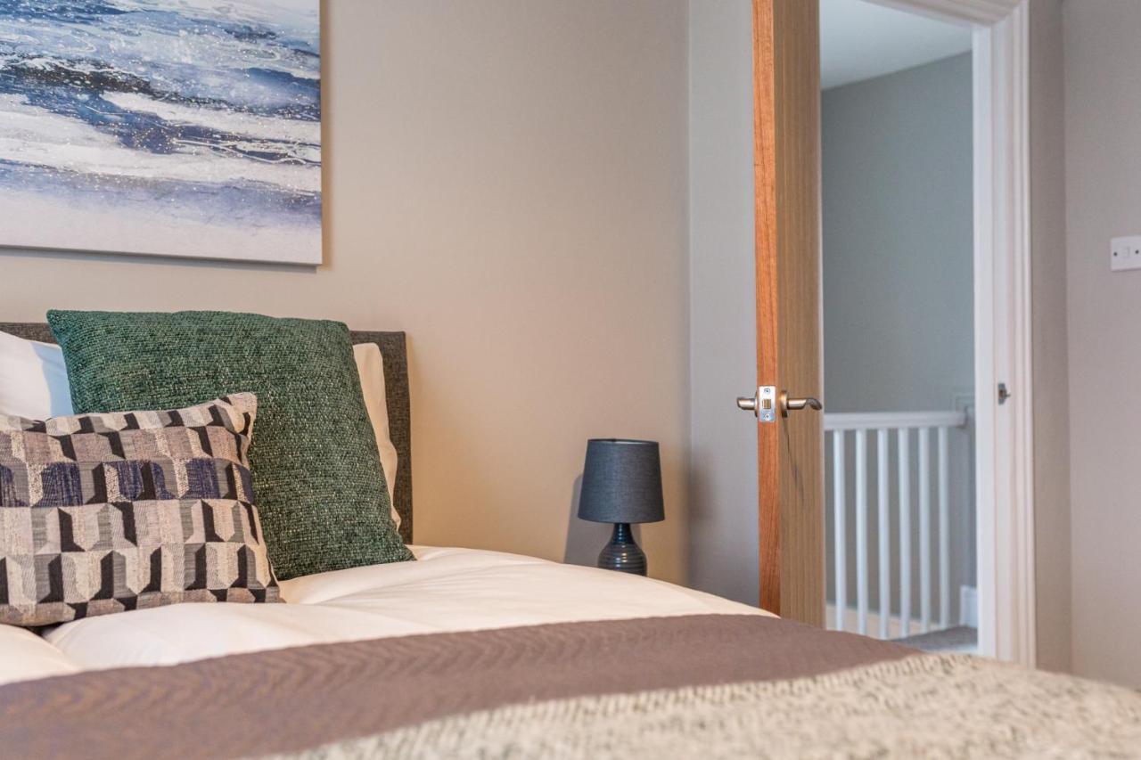 Comfortable 5-bedroom House In * Cheltenham