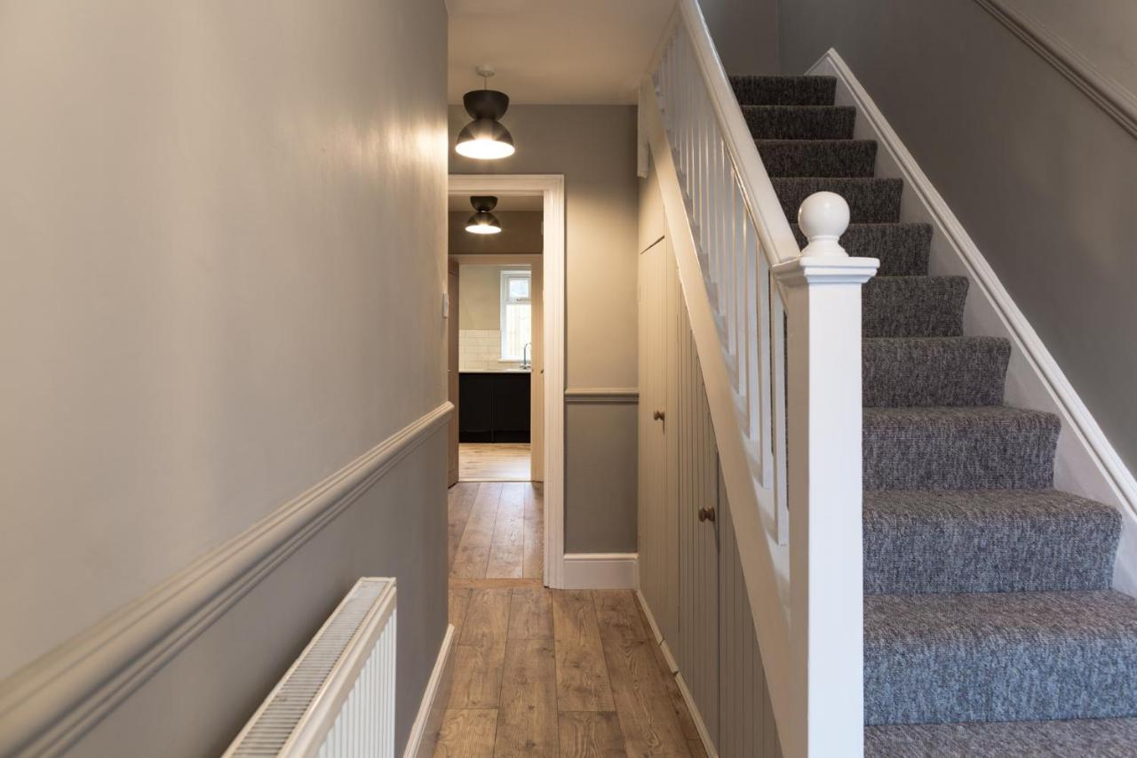 Comfortable 5-bedroom House In Apartment *
