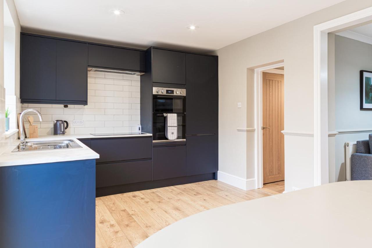 Comfortable 5-bedroom House In * Cheltenham